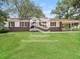 883 Medfield Rd, Lugoff, SC 29078