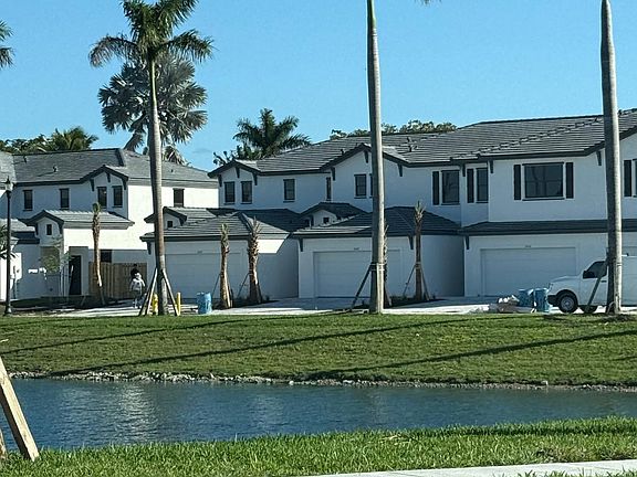 4th image of 4973 Peacock Way