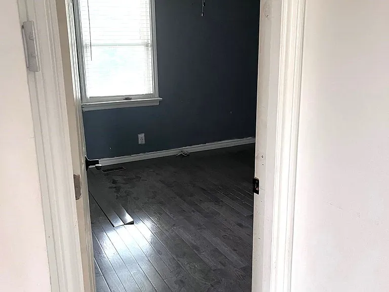 373 Drew St E — Photo 3
