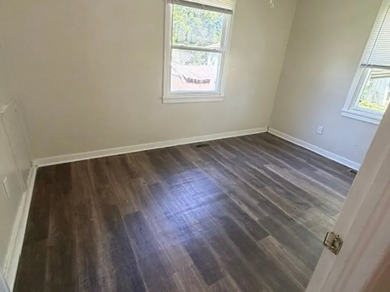 100 Bryan Blvd — Photo 6