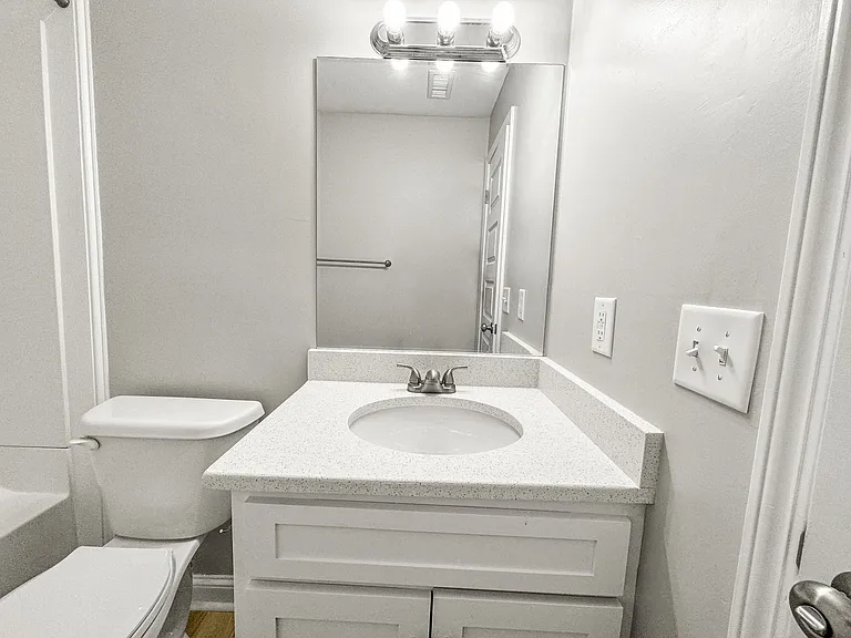 Experience comfortable and stylish living at Westridge Village Apartments — Photo 27