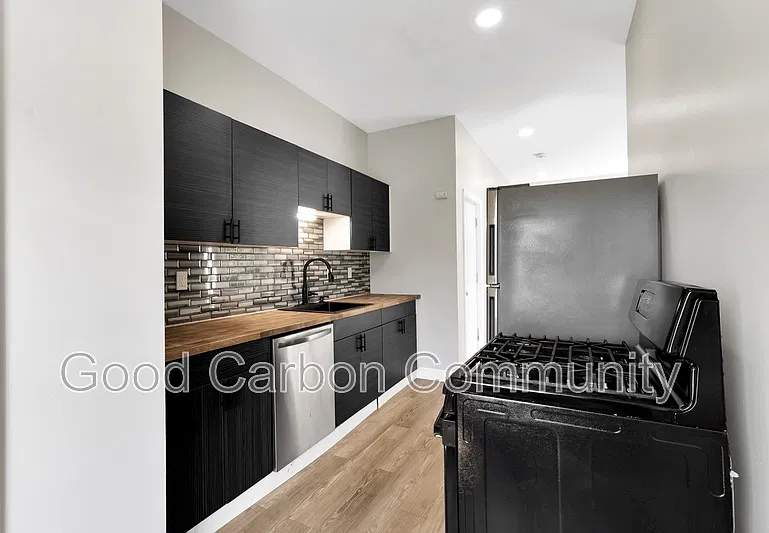 2 bed, 1.0 bath, $1,250 — Photo 4
