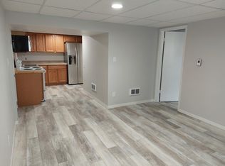 301 B Ave #2, Hiawatha, IA 52233