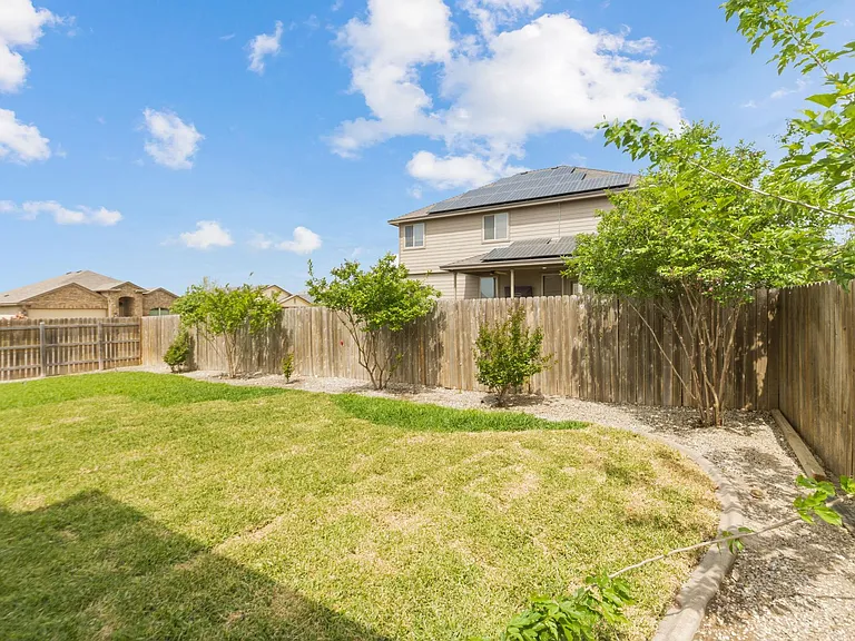 301 Serpentine Ln — Photo 34