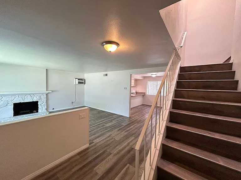 141 N Fonda St — Photo 15