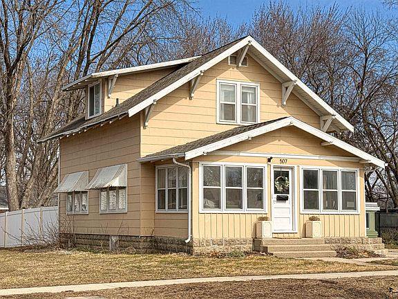 2nd image of 507 E 9th St