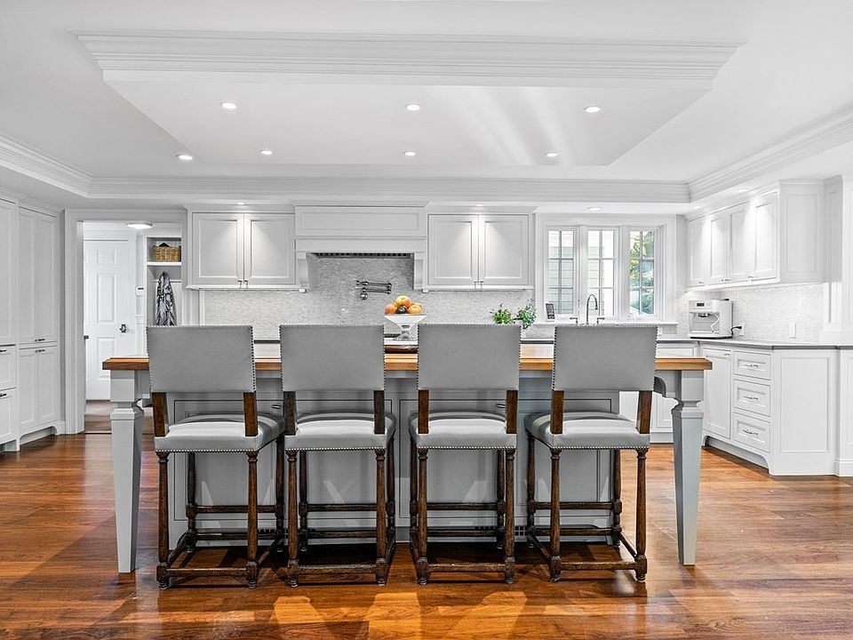 19 Radcliffe Rd, Wellesley, MA 02482 Zillow