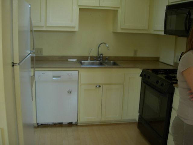2nd image of 2002 Berwick Dr