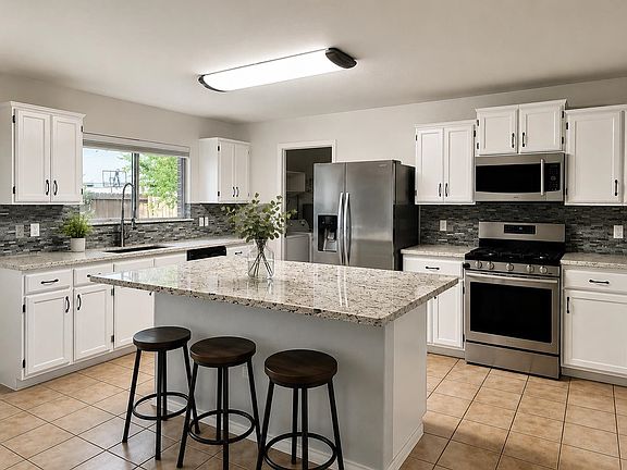 2nd image of 5229 Brewster Dr