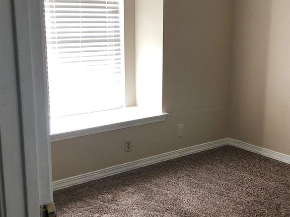 3rd image of 2617 Spruce Cir