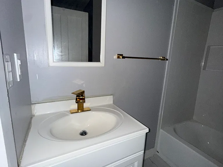 327 Keyser Ave — Photo 15
