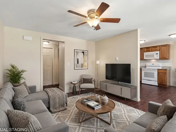 21 Agawam St, Lowell, MA 01852