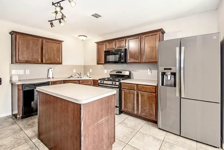 10602 Pine Meadows Blvd — Photo 7