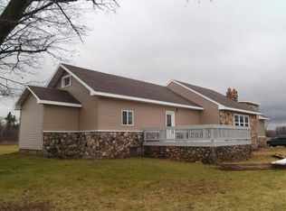 5329 Westerhoff Ln, Oconto Falls, WI 54154