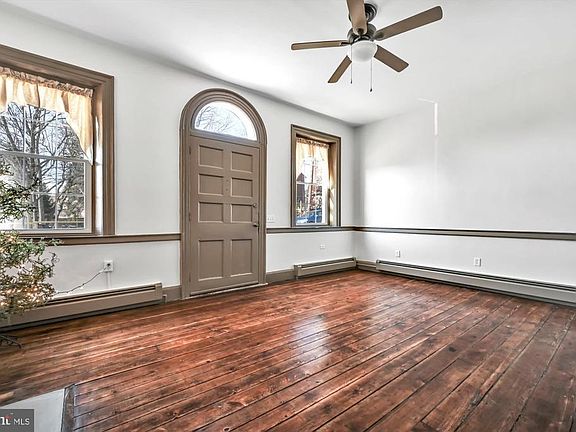 4th image of 15 S New Haven St