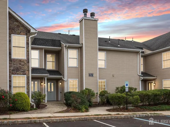 33 Lackland Ave, Piscataway, NJ 08854