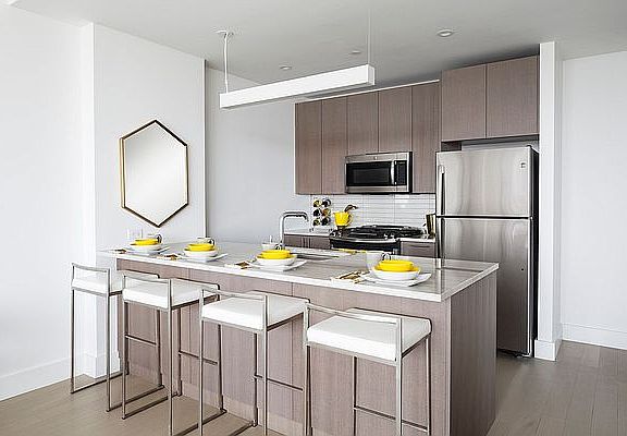 3rd image of 86 Fleet Pl APT 31P
