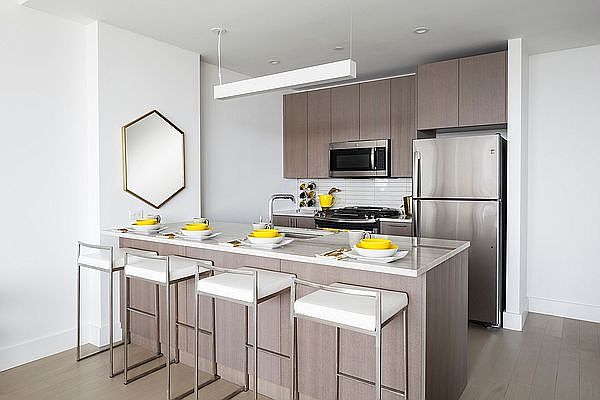 1st image of 86 Fleet Pl APT 5P