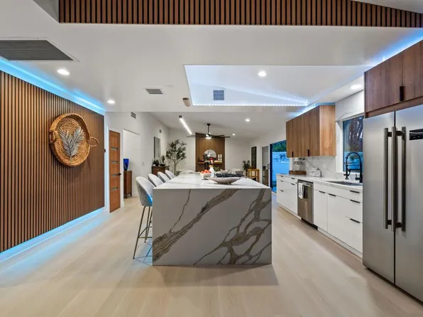 3160 Escoba Dr, Palm Springs, CA 92264