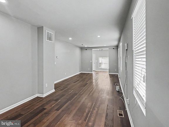4th image of 4908 1/2 Harford Rd