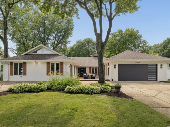 11S506 Whittington Ln, Naperville, IL 60564