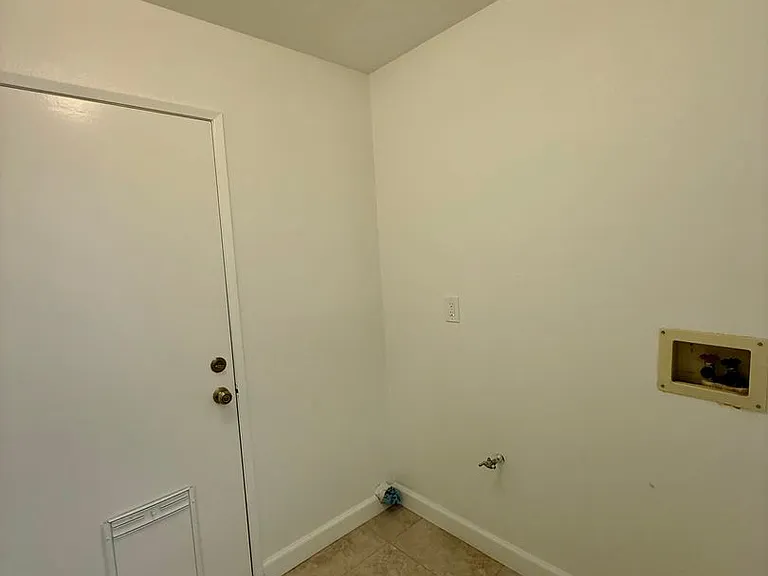 7147 Chaney Ct — Photo 5