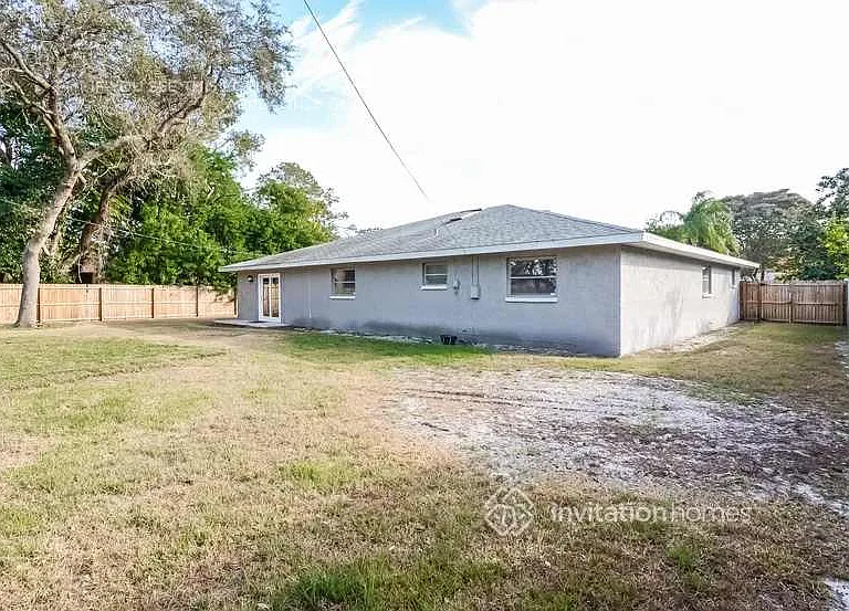 2111 Almeria Way S — Photo 13