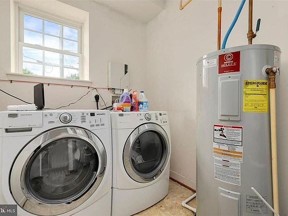 5th image of 17650 Rose Hill Cir