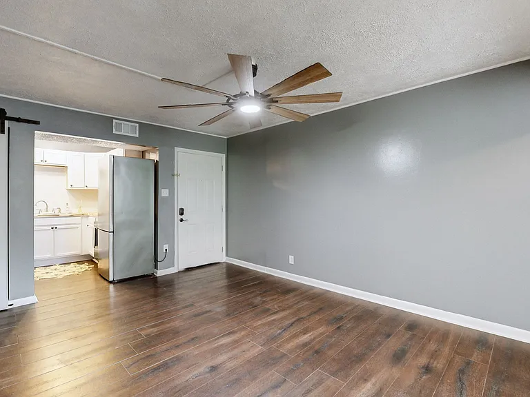 1901 18th Ave S #207 — Photo 4