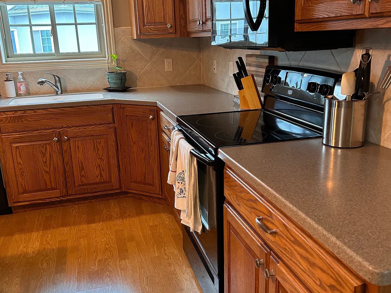 2 bed, $1,595 — Photo 3