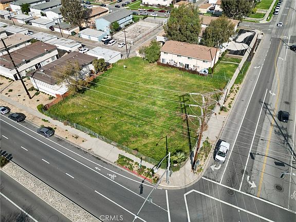 4th image of 449 River Rd #13