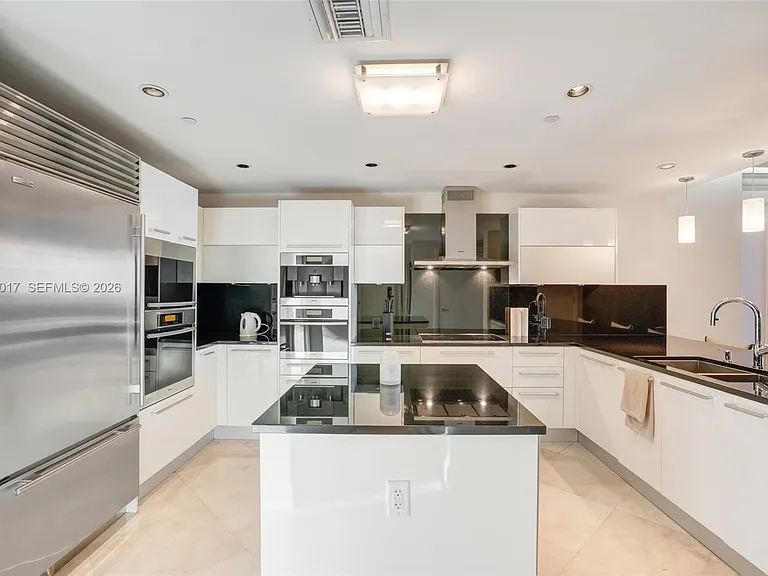 17121 Collins Ave #3304 — Photo 6