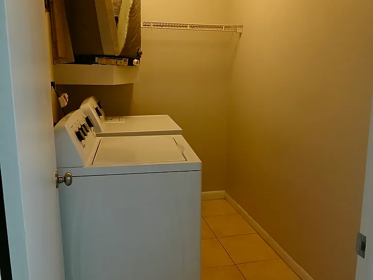 1841 Crystal Grove Dr — Photo 15