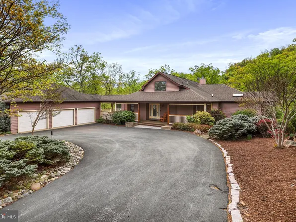 120 Lookout Rdg, Hedgesville, WV 25427