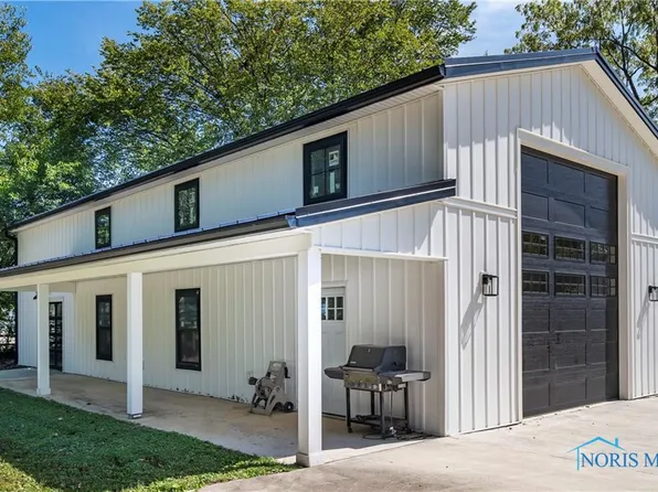 933 Mulberry St, Perrysburg, OH 43551