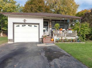96 Walzford Rd, Rochester, NY 14622