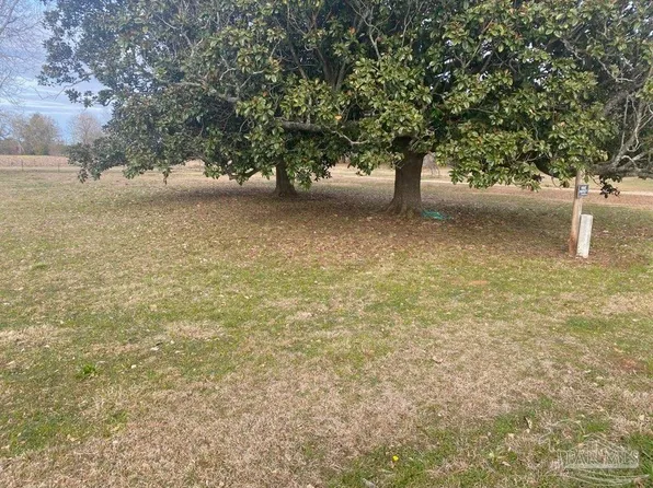 4810 W Highway 4, Century, FL 32535