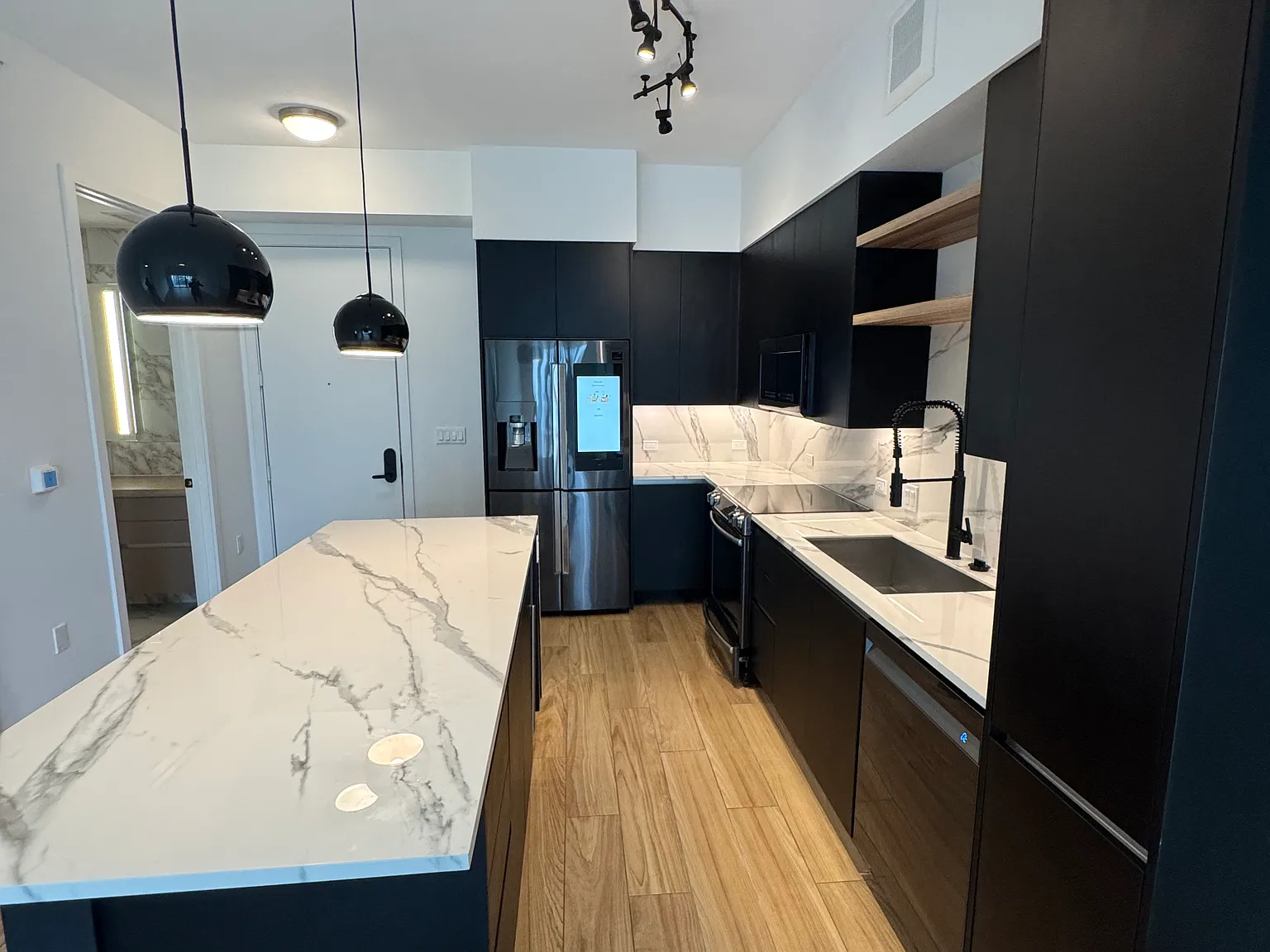1 bed, 800 sqft, $3,490 — Photo 3