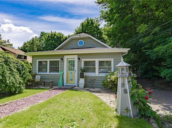 28 Center St, Budd Lake, NJ 07828