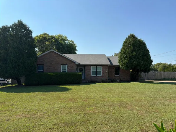 462 Pollard Rd, Clarksville, TN 37042