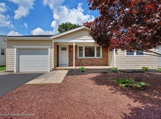 25 Nostrand Dr, Toms River, NJ 08757