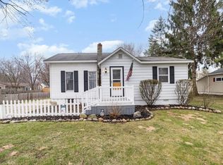 317 1st St, Breckenridge, MI 48615