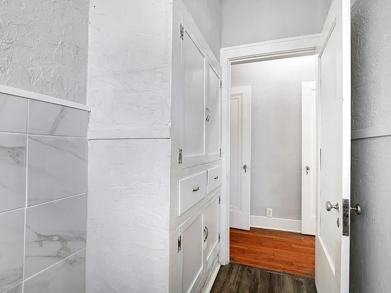 527 Fulton Ave — Photo 18