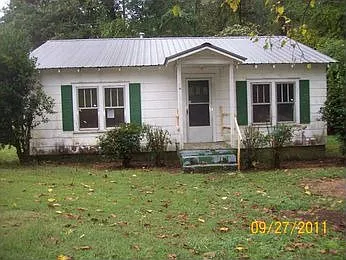 106 Teat St SE photo 1
