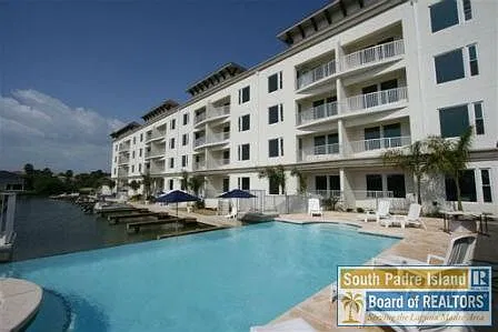 Las Marinas — Photo 1