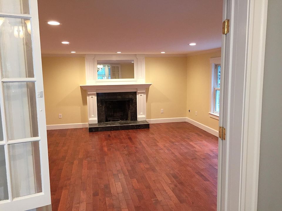 2nd image of 75 Scotch Pond Pl #2