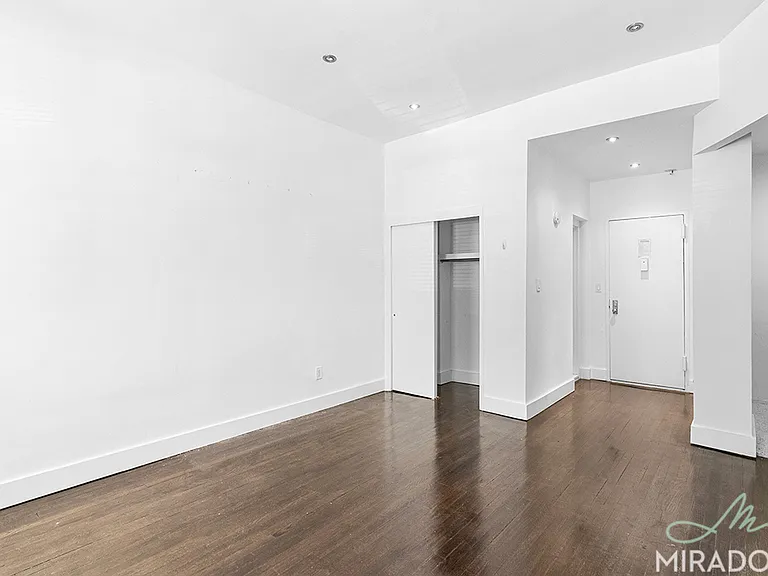 425 E 74th St #2-B — Photo 2