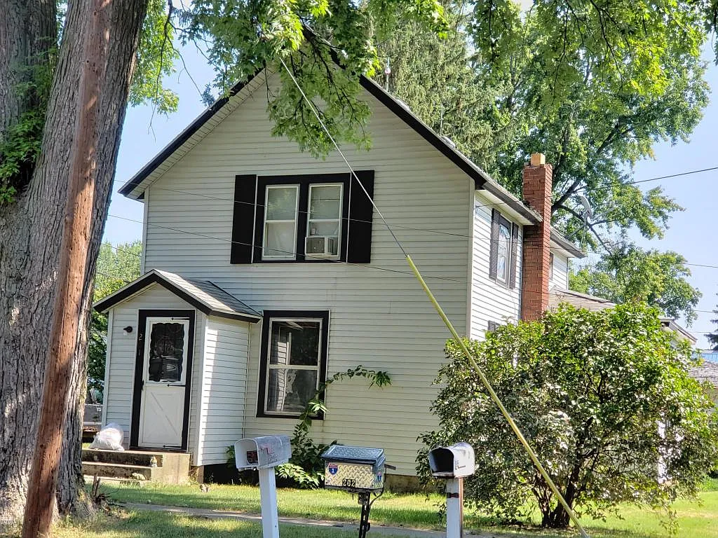 201 S Saint Joseph St photo 1