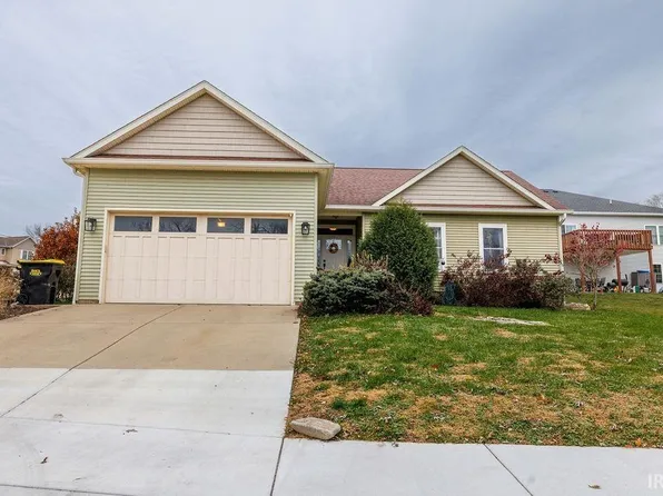 1264 W Hedge Apple Ln, Bloomington, IN 47404