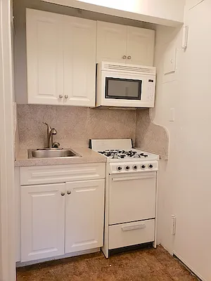 Rented by City Connections Realty | media 23